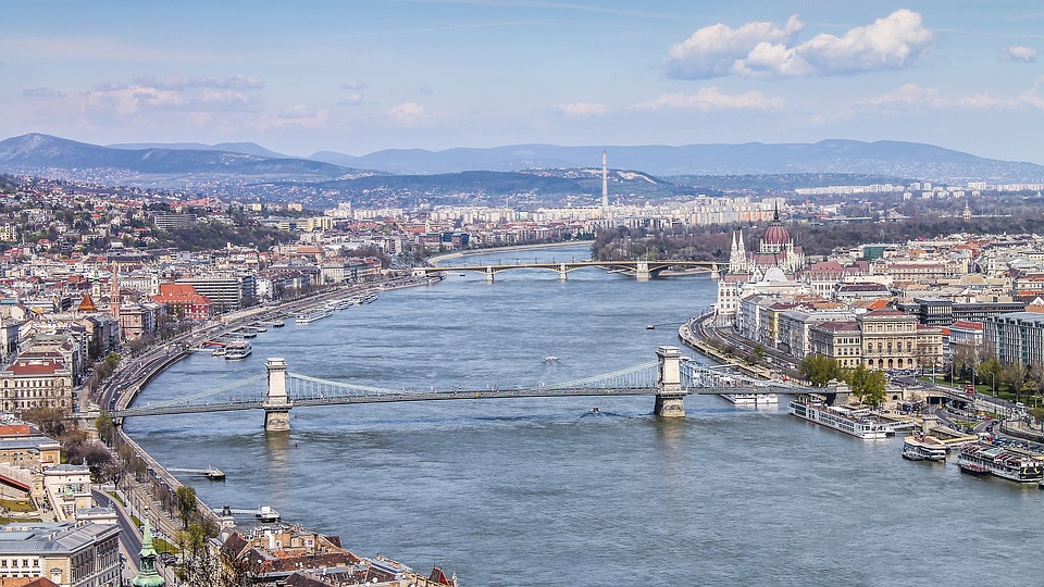 La Budapesta potu ajunge cu Trenul!